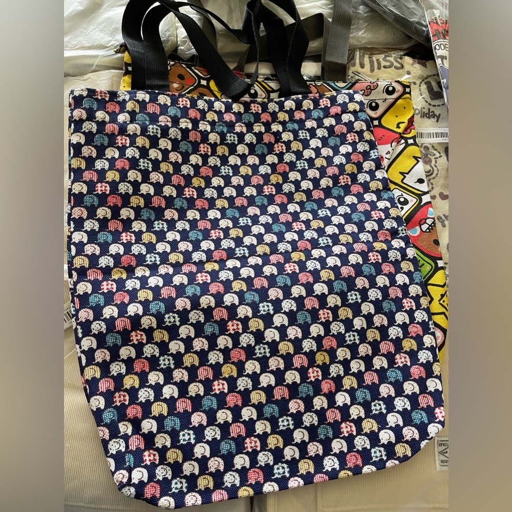 Cutie Tote Bag with beautiful small textures